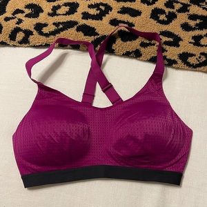 Victoria’s Secret sports bra size 34D